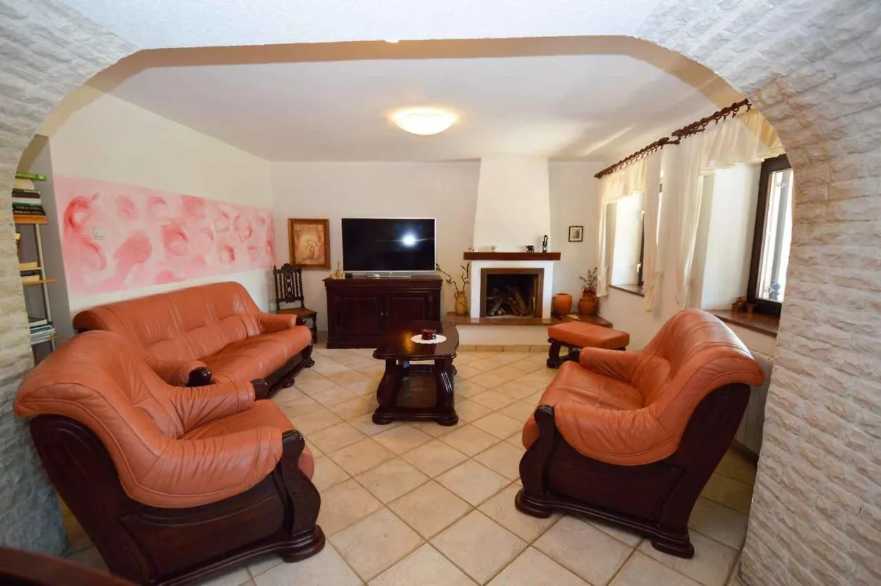 Holiday Home In Manjadvorci/Istrien 8277 Croatia